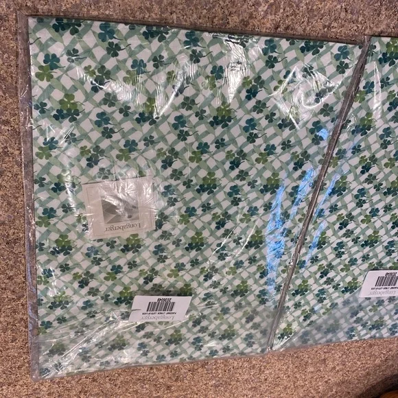 NIP 4 Fabric Placemats Shamrock Lots of Luck (2 Packages of 2 in Each Package) - Picture 10 of 12